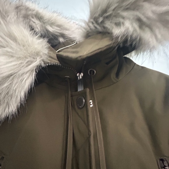 BCBG MAXAZRIA COAT - Picture 3 of 16